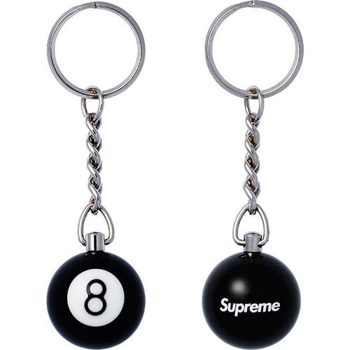 Details on 8 Ball Keychain from fall winter
                                            2012