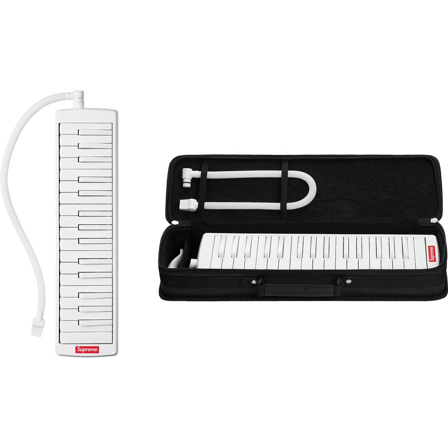 Details on Supreme Hohner Melodica from fall winter
                                            2018 (Price is $68)