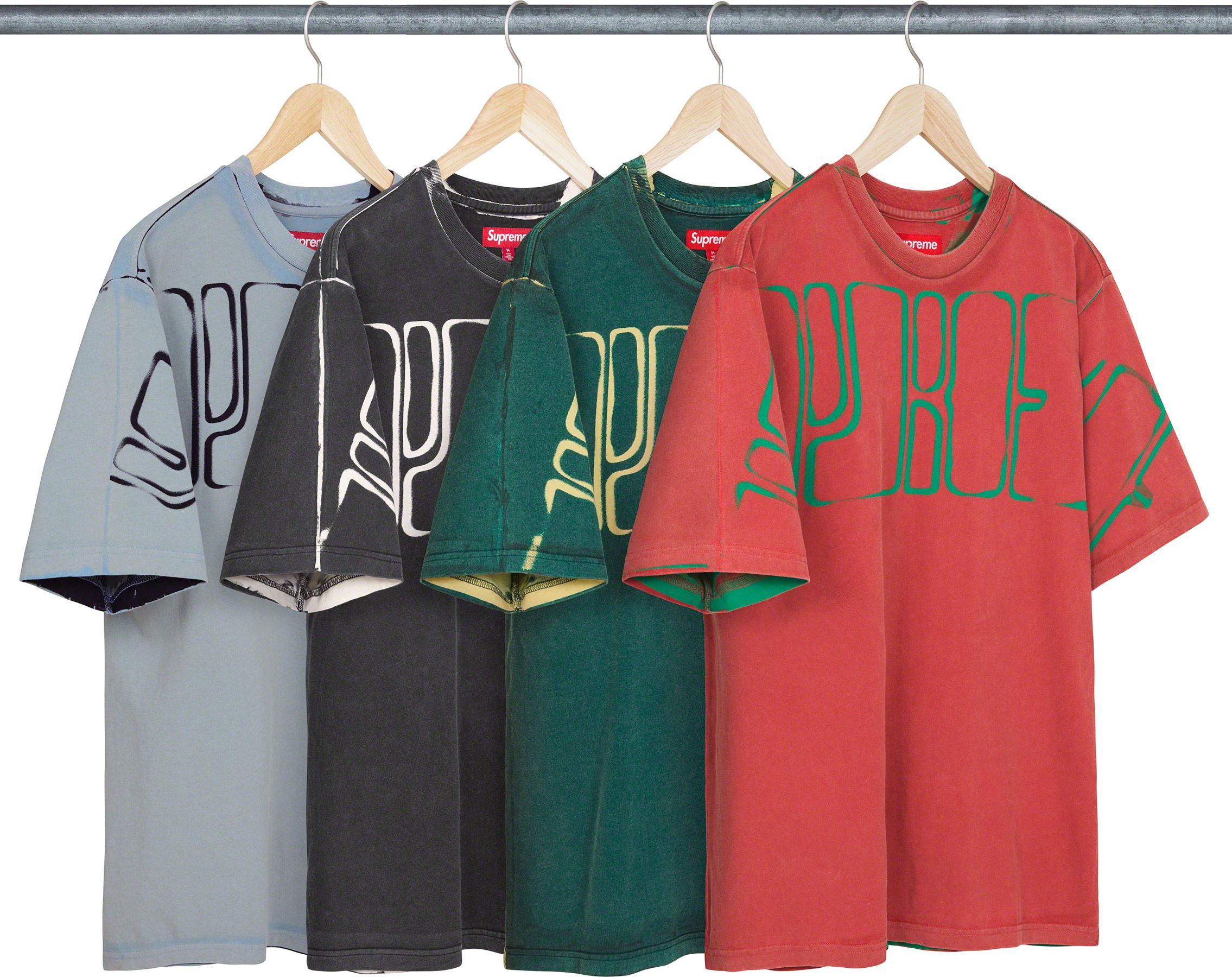 L 赤 Supreme Overprint Knockout S/S Top