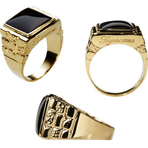 Details on Onyx Pinky Ring from spring summer
                                            2014