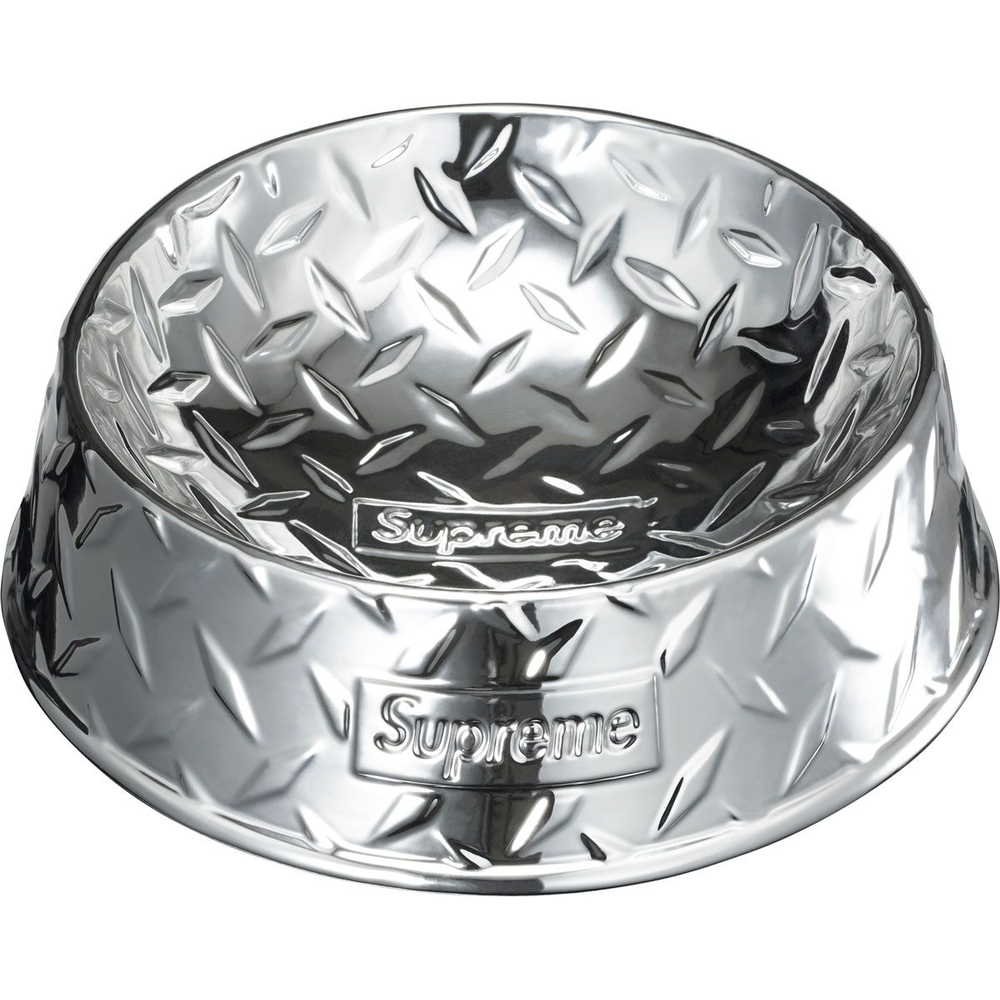 Details on Diamond Plate Dog Bowl  from spring summer 2023