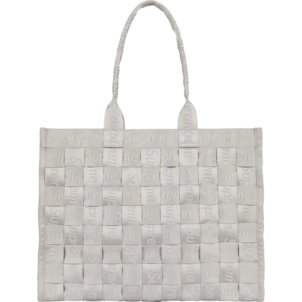 Details on Woven Tote  from spring summer
                                                    2024